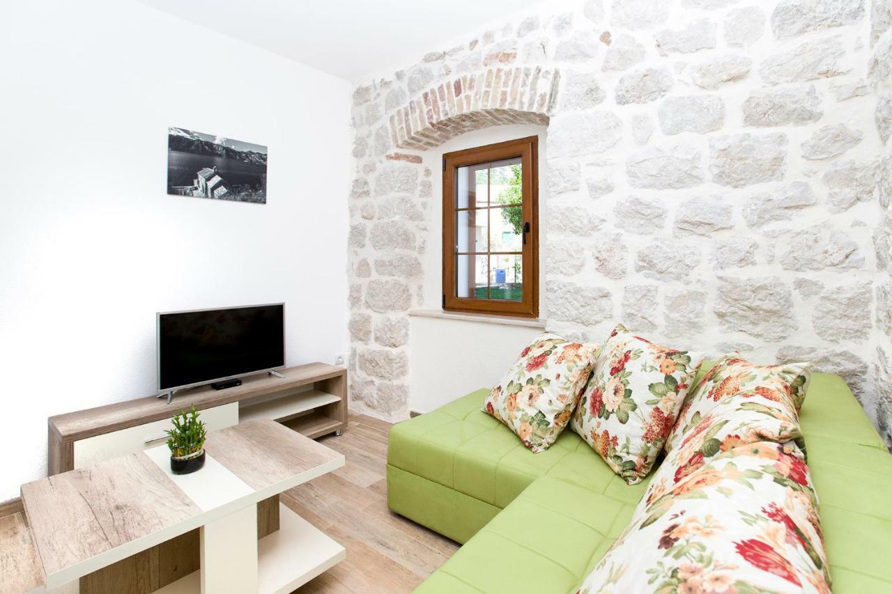 Apartments Mezini 11 Kotor Kültér fotó