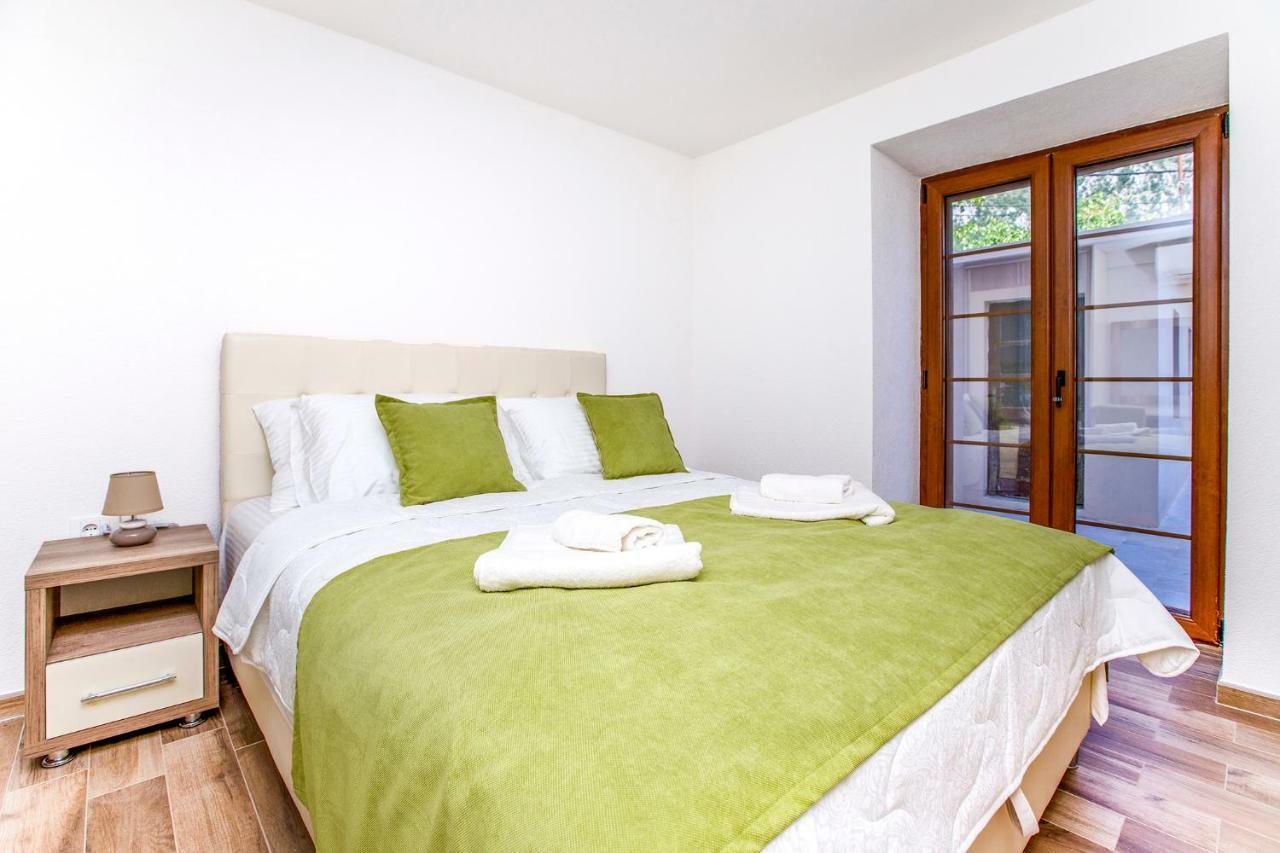 Apartments Mezini 11 Kotor Kültér fotó